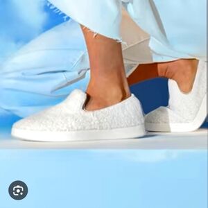 AllBirds Fluff Loungers size 6